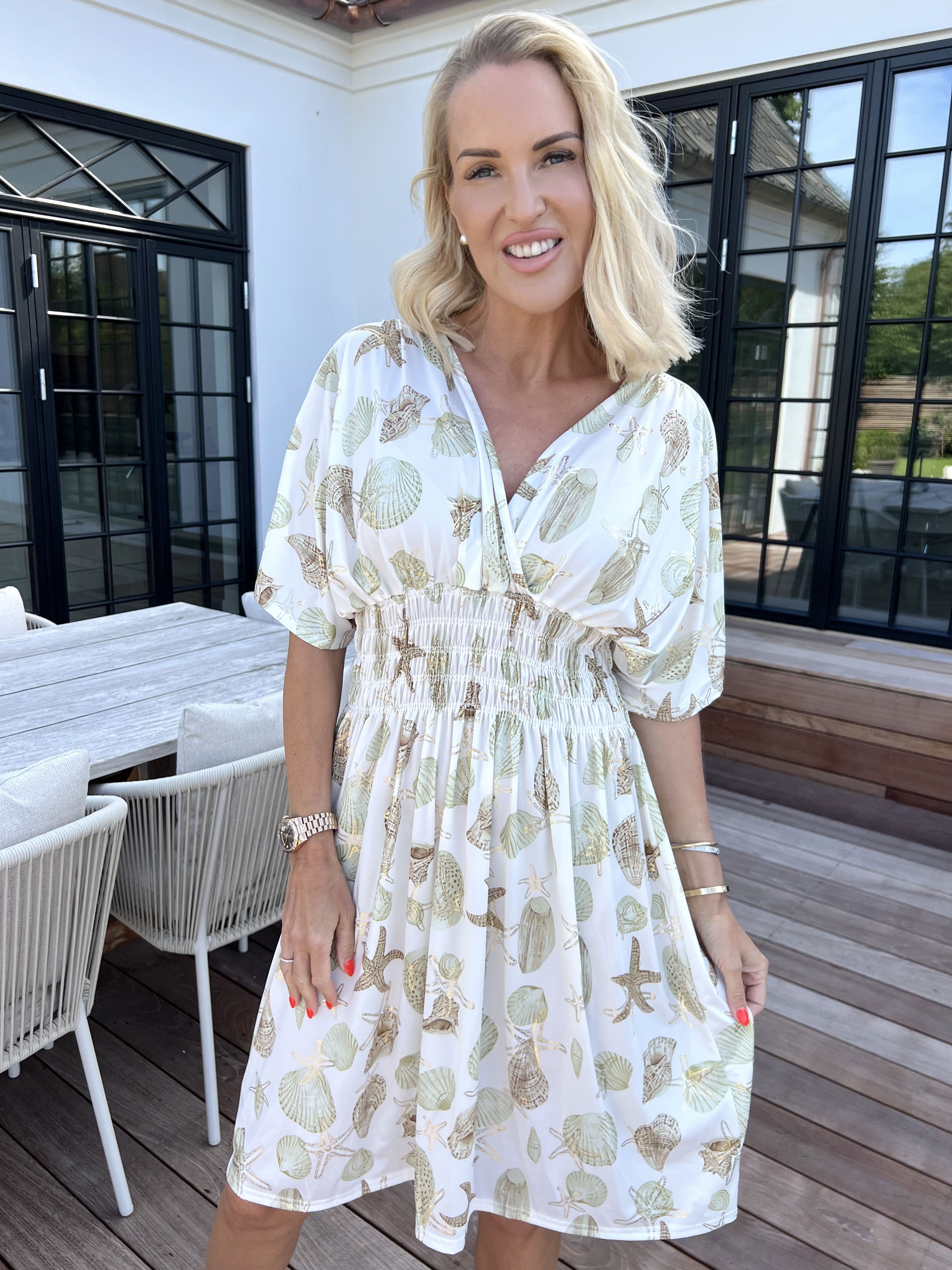 Pams Beach Short - Elastisk kjole med muslinge motiver